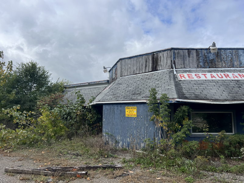 Blue Rooster Restaurant (Pink Panther) - October 8 2023 (newer photo)